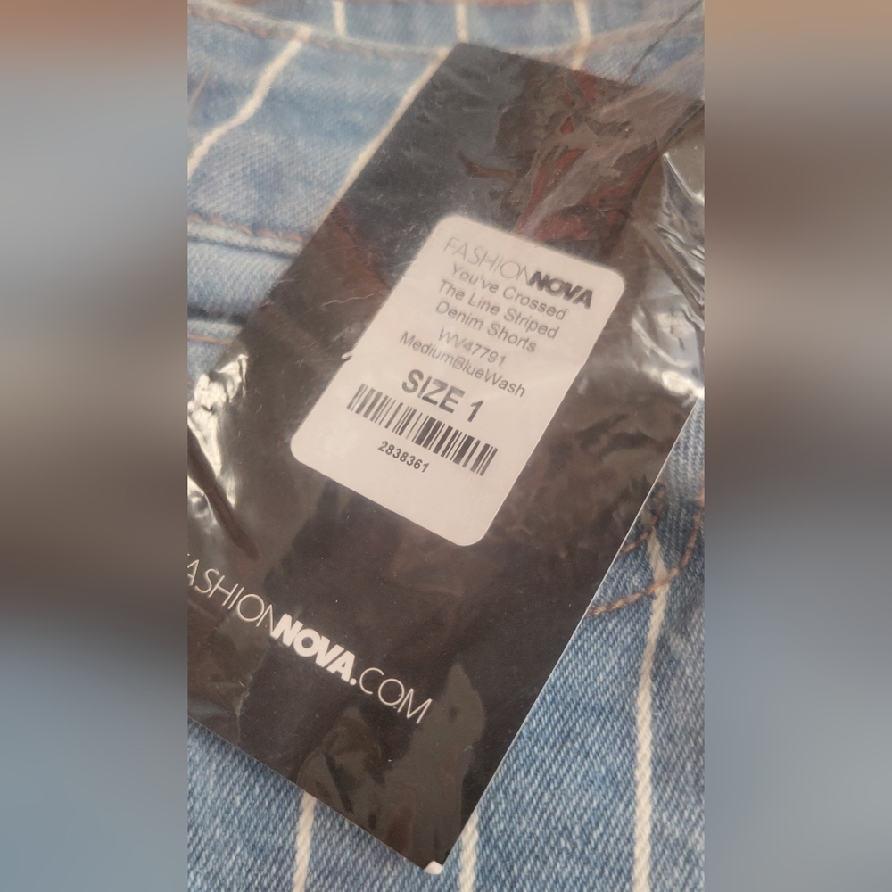 Fashion Nova Striped Denim Shorts *Nwt* - Picture 9 of 9